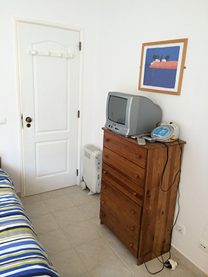 2nd bedroom in the 3 bedroom villa available for hire in the algarve, portugal