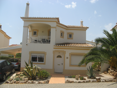 Villa 20, Oasis Parque, Portimao near Alvor, Portugal 3 Bed villa for hire